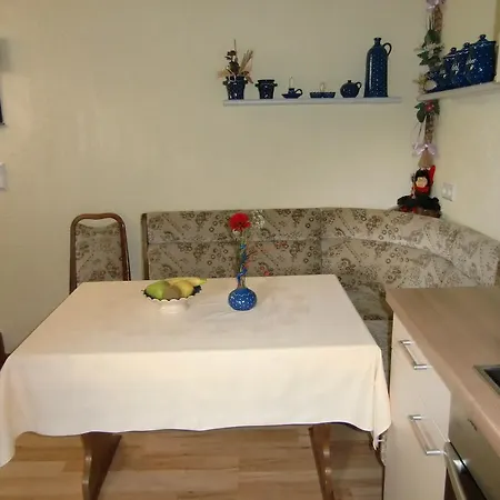 Semesterbostad Haus Am Wald *