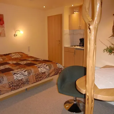 Semesterbostad Haus Am Wald *